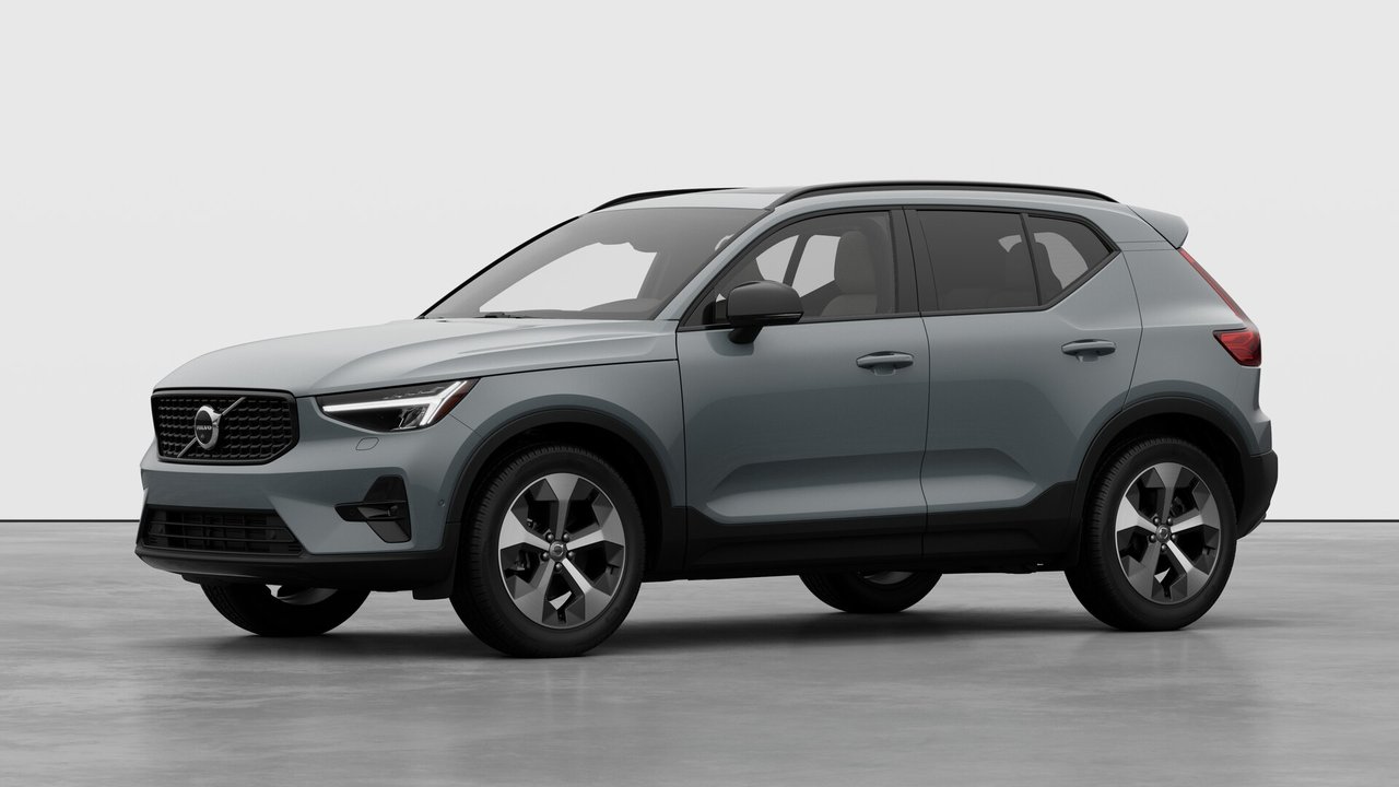 2026 Volvo XC40 - Image 1