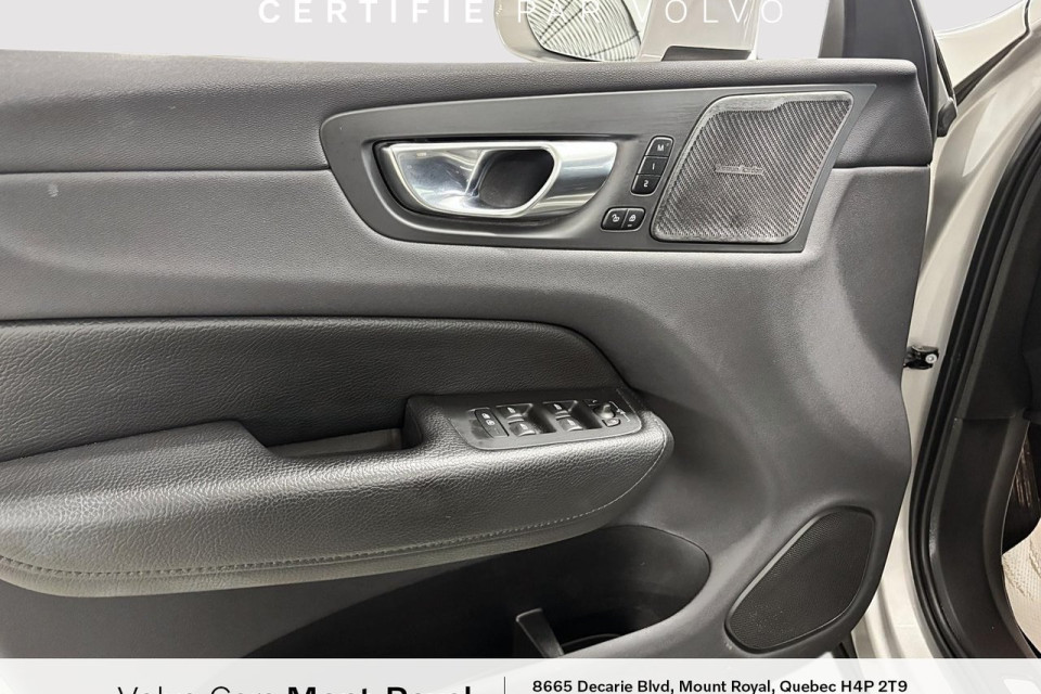 2022 Volvo XC60 - Image 10