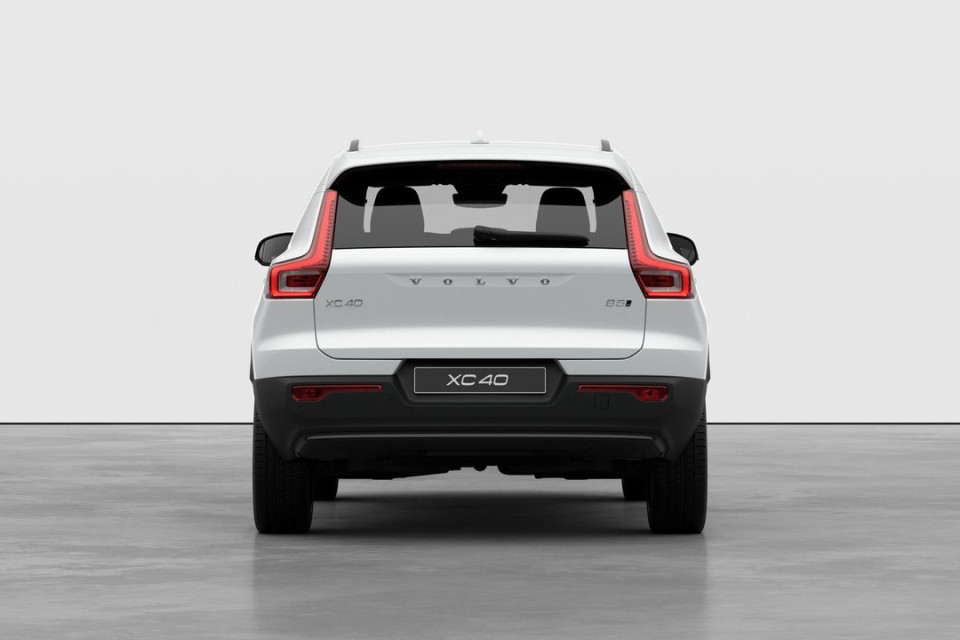2026 Volvo XC40 - Image 6