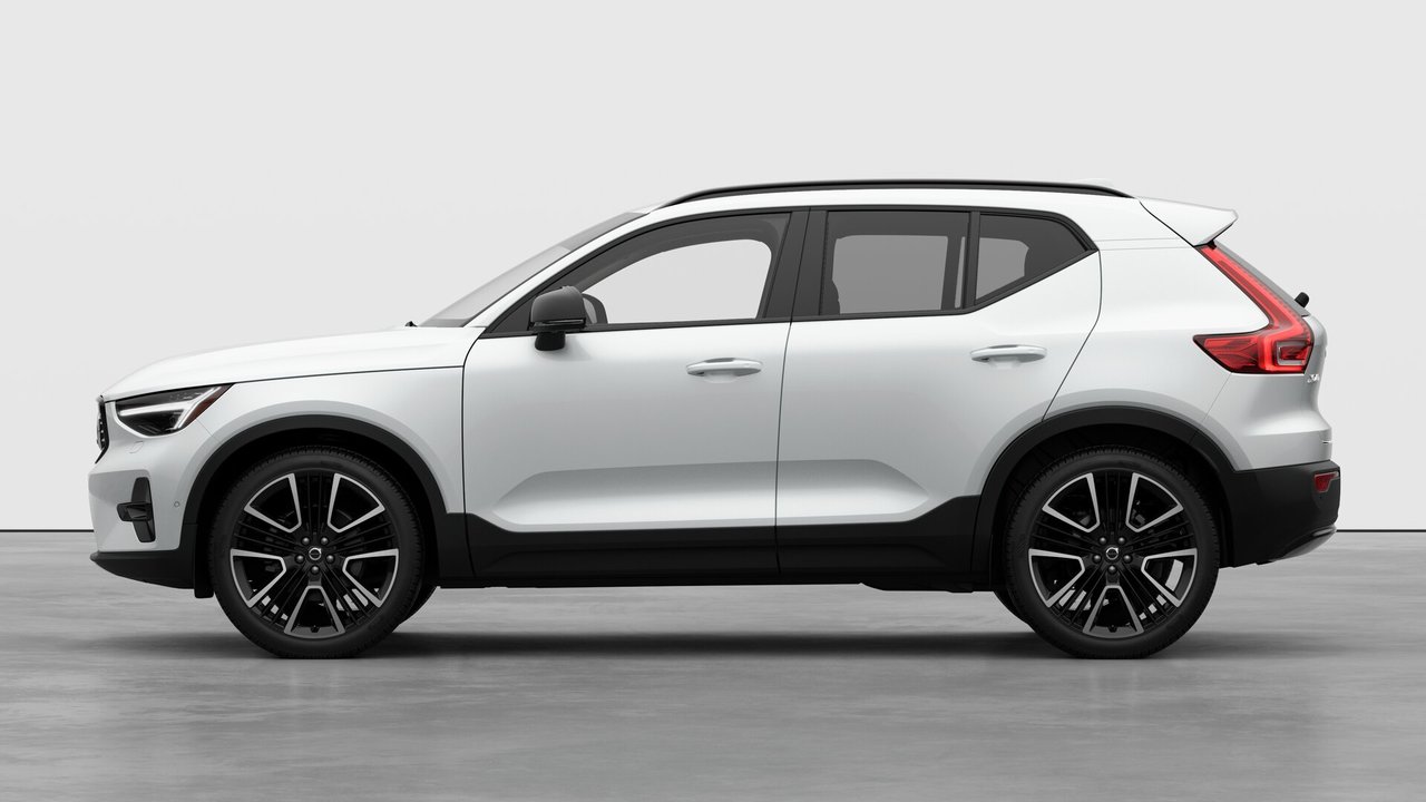 2026 Volvo XC40 - Image 8