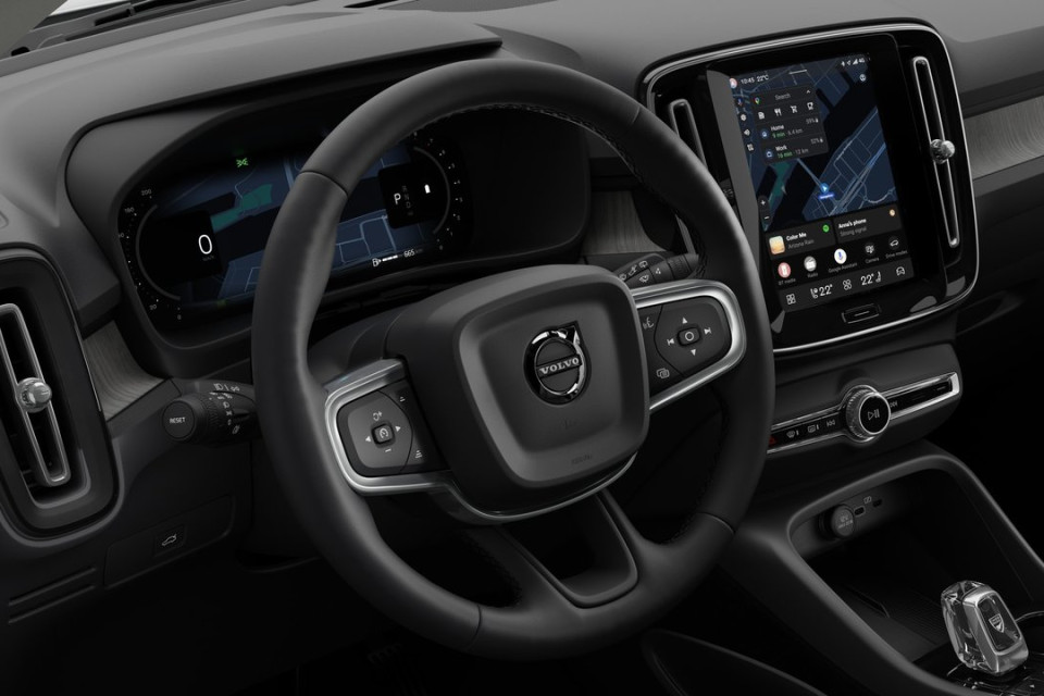 2026 Volvo XC40 - Image 14