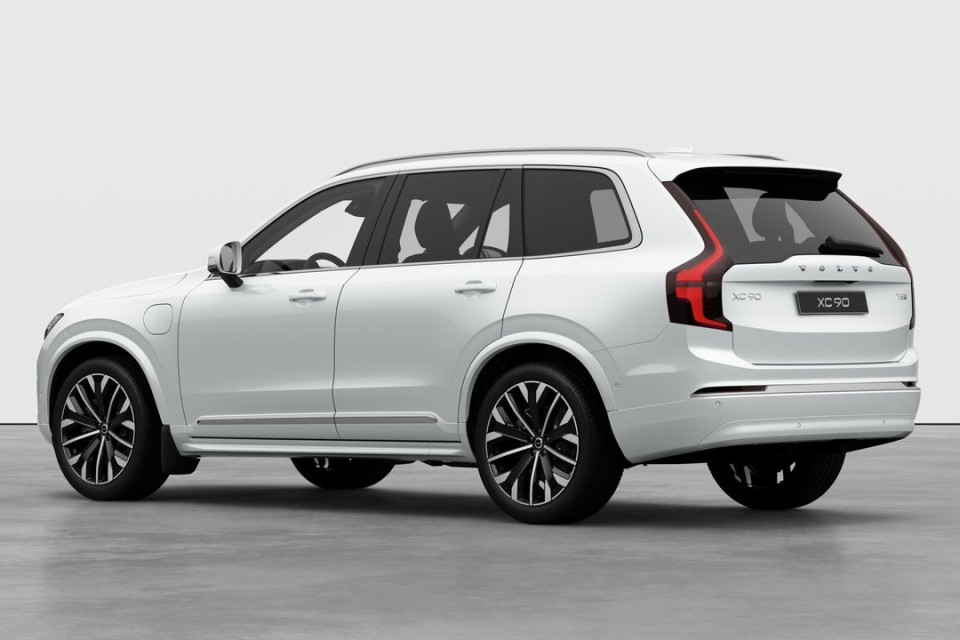 2026 Volvo XC90 PLUG-IN HYBRID - Image 2