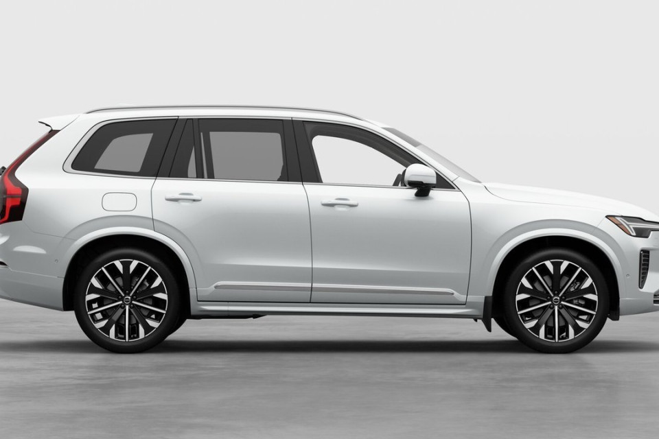 2026 Volvo XC90 PLUG-IN HYBRID - Image 7
