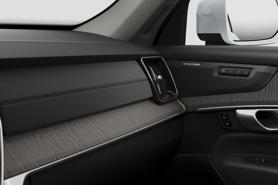 2026 Volvo XC90 PLUG-IN HYBRID - Image 9