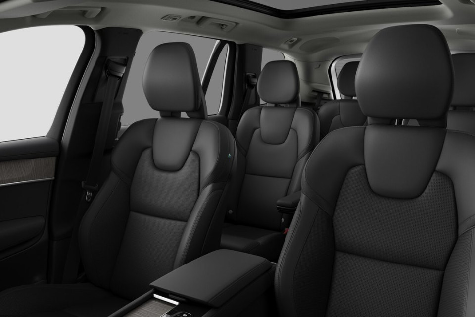 2026 Volvo XC90 PLUG-IN HYBRID - Image 12