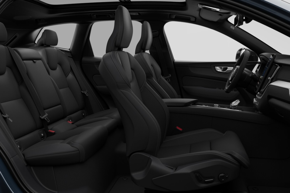 2026 Volvo XC60 - Image 13