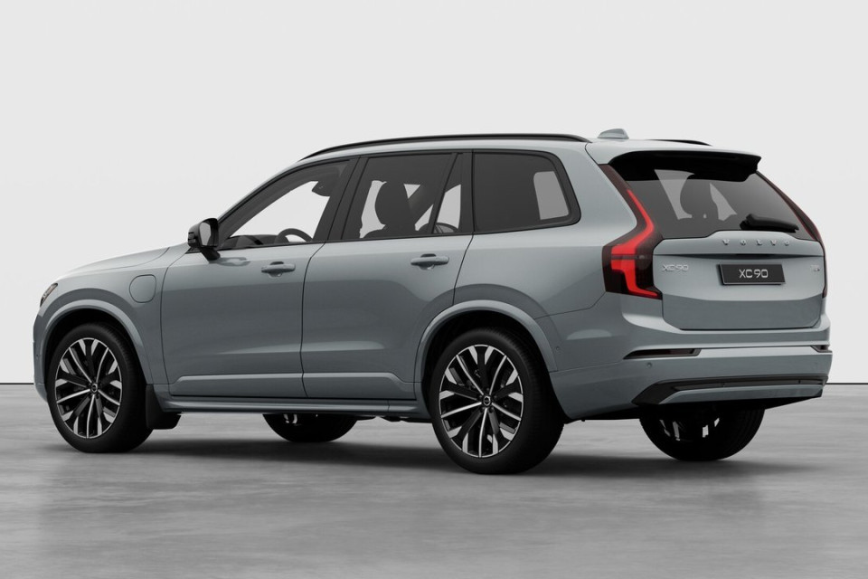 2026 Volvo XC90 PLUG-IN HYBRID - Image 2