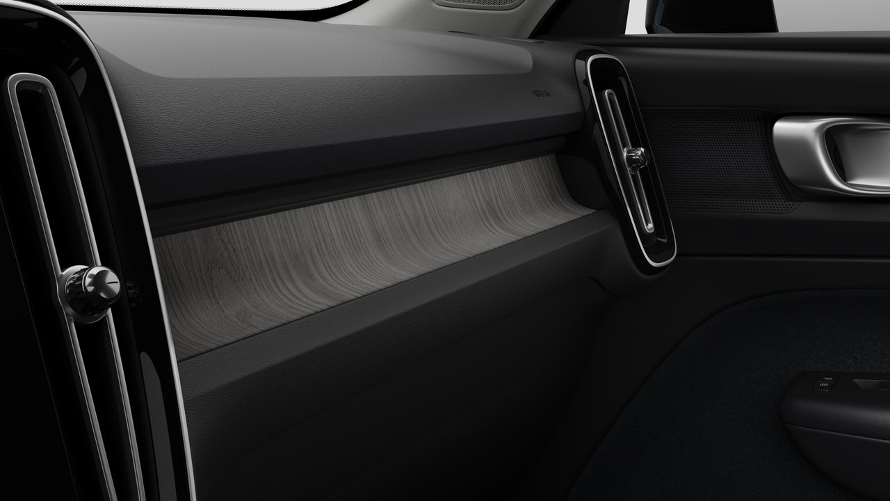 2026 Volvo XC40 - Image 9