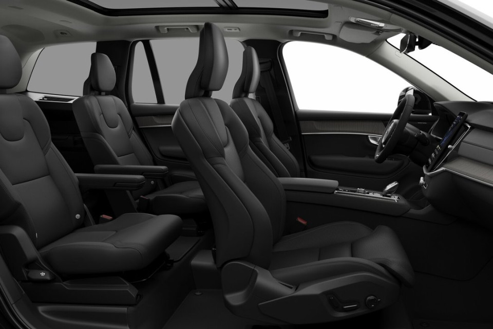 2026 Volvo XC90 - Image 13